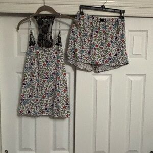 🚗🚗$10 Moving Sale🚗Summer Ladies Sexy but completely covered sleepwear set🚗🚗🚗